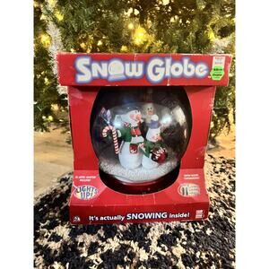 NIB 2005‎ Gemmy Animated Christmas Table Top 11" Snow Globe With Music & Lights